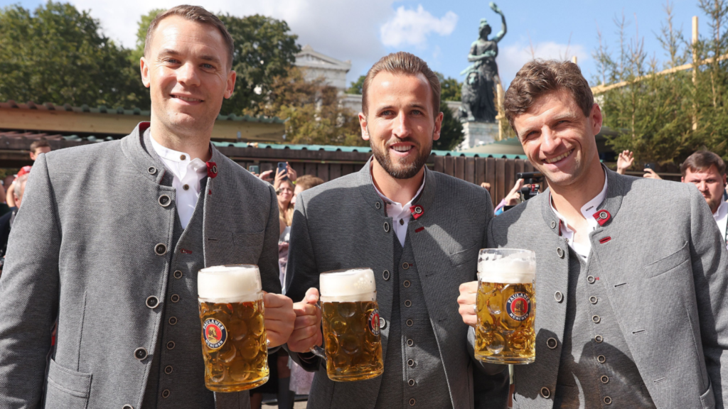 Harry Kane Manuel Neuer Thomas Muller Oktoberfest