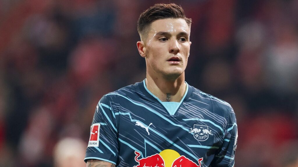 Benjamin Sesko of RB Leipzig looks on