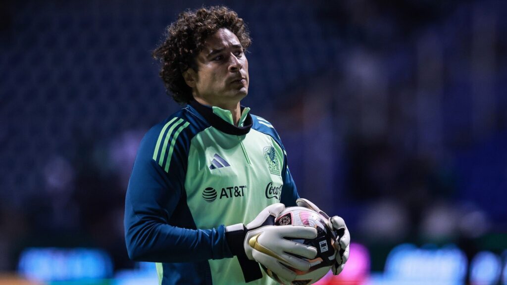 Guillermo Ochoa México 2024