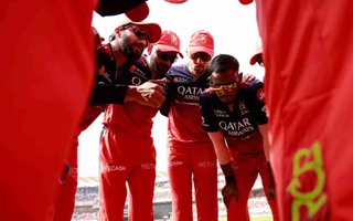 1745901172465_rcb-huddle-1 IPL 2025: How RCB can finish in the top 2 of Points Table?