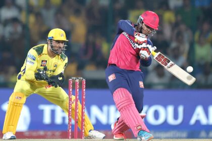 MS-Dhoni-and-Vaibhav-Suryavanshi