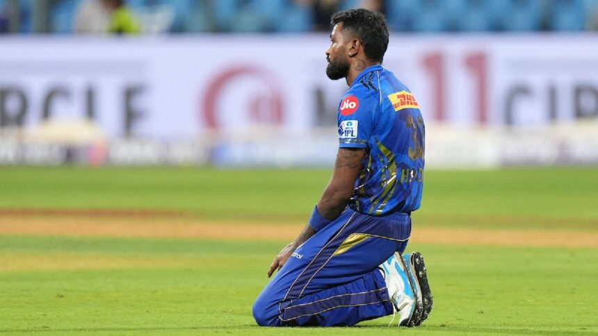 Hardik Pandya fined Ashish Nehra