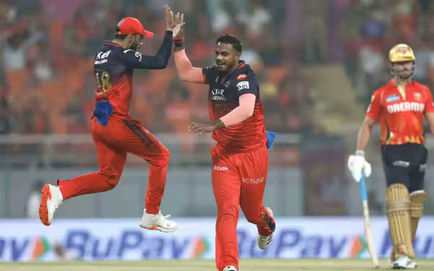 Virat-Kohli-and-Yash-Dayal