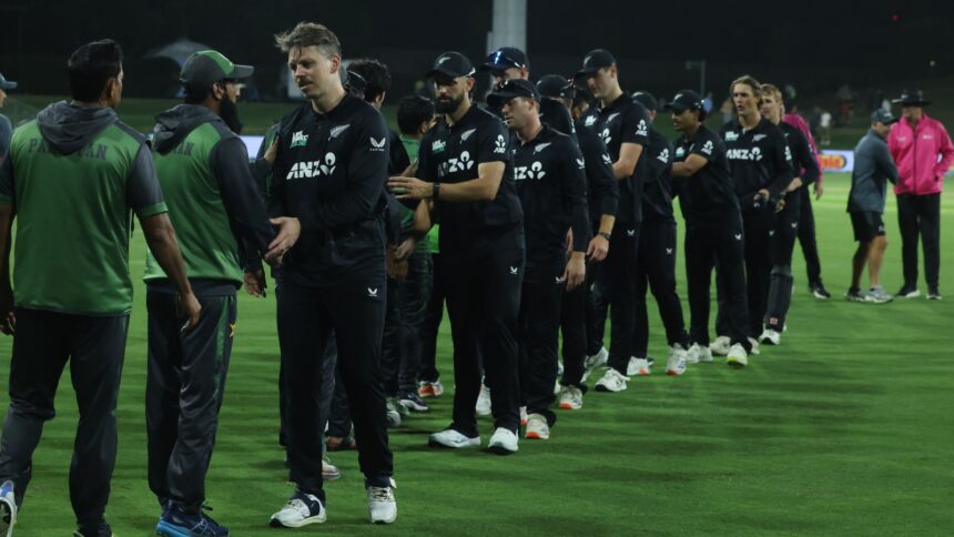 New Zealand players in action. (X/BLACKCAPS)