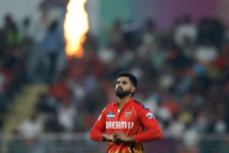 Punjab Kings assistant coach Brad Haddin has revealed that the 30-year-old went against the tide of the coaching staff's opinion when he chose to bowl first against MI in Qualifier 2. (Sportzpics)
