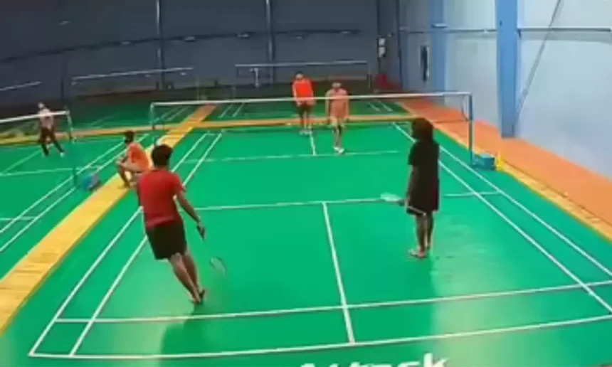 Hyderabad badminton player dies
