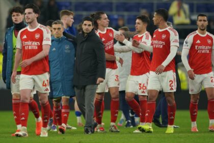 Arsenal Premier League table top Christmas