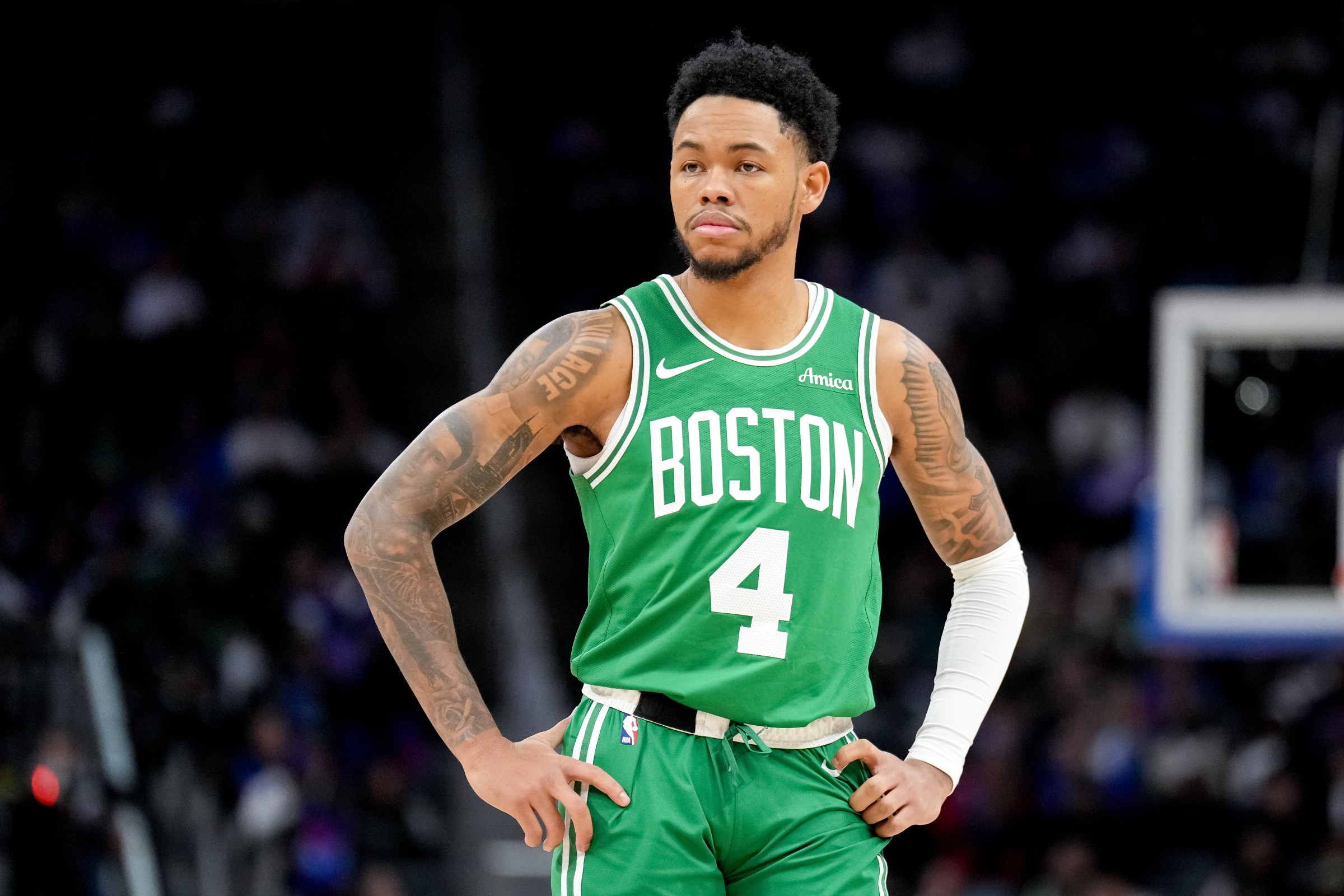 gettyimages-2257488774 DETROIT, MICHIGAN - JANUARY 19: Anfernee Simons #4 of the Boston Celtics looks on against the Detroit Pistons at Little Caesars Arena on January 19, 2026 in Detroit, Michigan. NOTE TO USER: User expressly acknowledges and agrees that, by downloading and or using this photograph, User is consenting to the terms and conditions of the Getty Images License Agreement. (Photo by Nic Antaya/Getty Images)