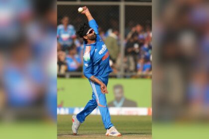 Ravindra Jadeja in action during third India vs New Zealand ODI in Indore. (PHOTO: AP)