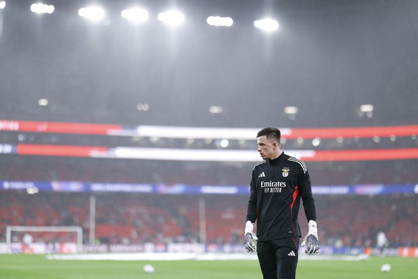 Trubin warming up ahead of Benfica's Champions League clash against Real Madrid.