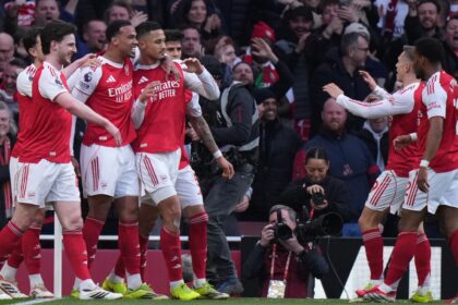 Arsenal defeated Chelsea 2-1 to restore five-point lead over Man City in the Premier League. (PHOTO: AP)