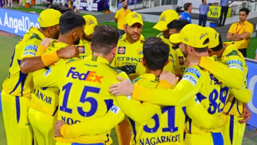 CSK's Mahendra Singh Dhoni speaks to his Chennai Super Kings teammates in a huddle. (FILE photo)
