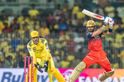 MS-Dhoni-and-Virat-Kohli