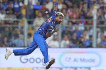 IPL 2026: R Ashwin slammed Hardik Pandya's poor tactical calls in the MI vs RCB match. (CREIMAS)