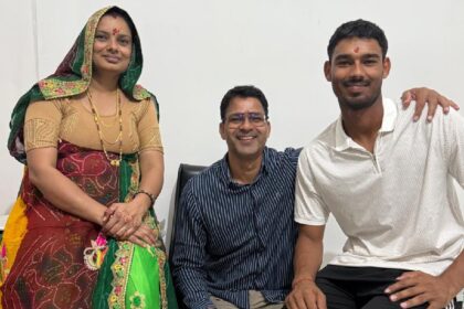 Lucknow Super Giants' Mukul Choudhary with his father Dalip and his mother. (Photo by special arrangement)
