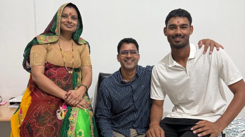 Lucknow Super Giants' Mukul Choudhary with his father Dalip and his mother. (Photo by special arrangement)