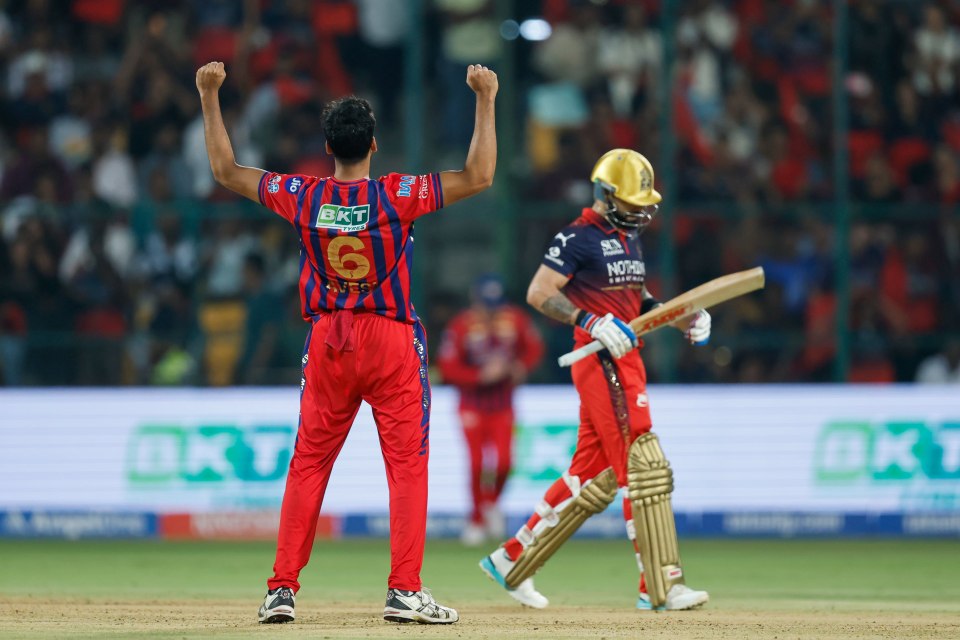 Avesh Khan and Virat Kohli