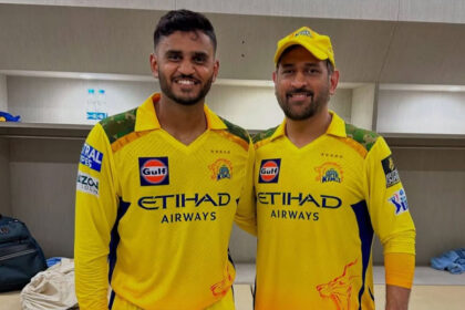 Urvil Patel and MS Dhoni