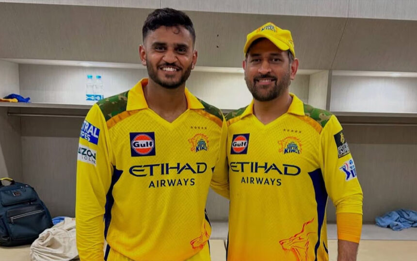 Urvil Patel and MS Dhoni