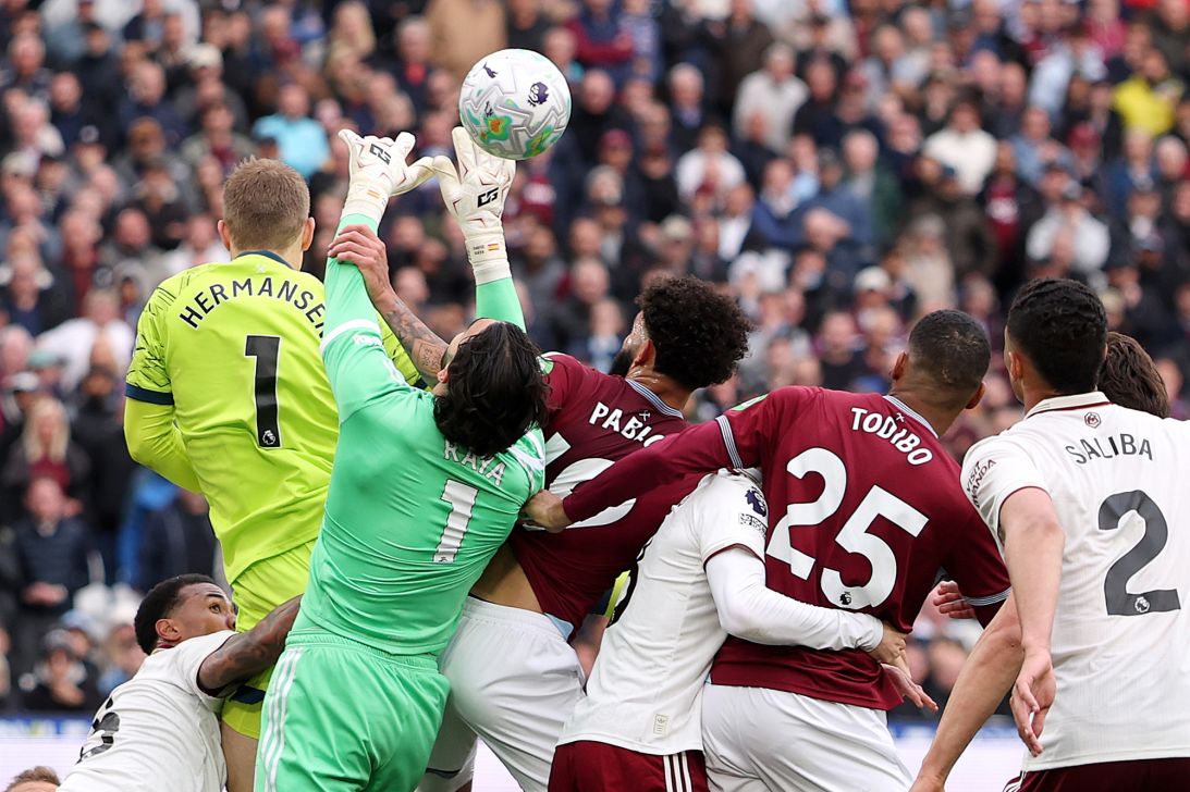 The moment Pablo fouls David Raya before Callum Wilson scores a goal that is later disallowed.