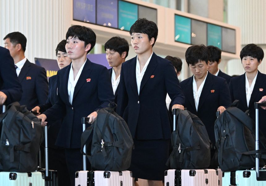North Korea's Naegohyang Women's FC players at Incheon International Airport on Sunday.