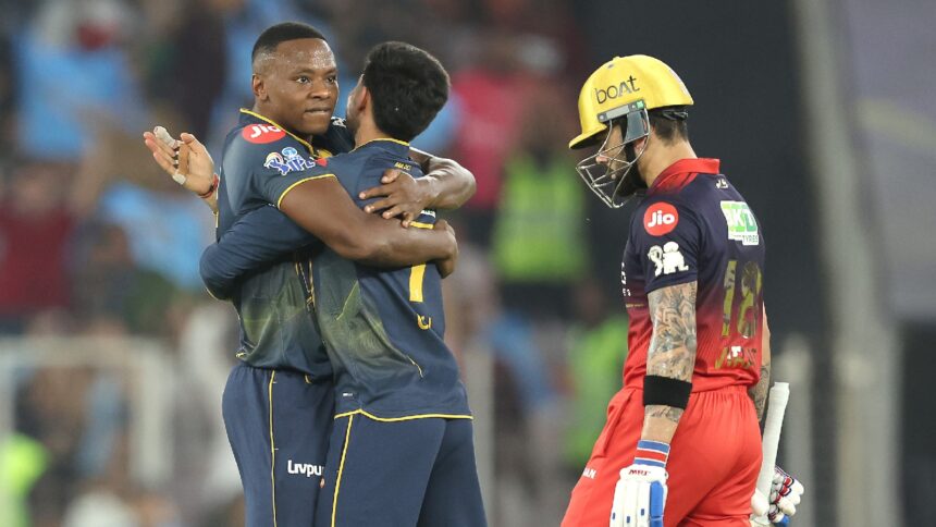 Virat Kohli hit Kagiso Rabada for five fours in an over before being dismissed by him. (CREIMAS)