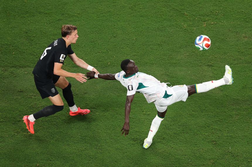 Sadio Mané (right) and Senegal will be looking for a blowout against Iraq.