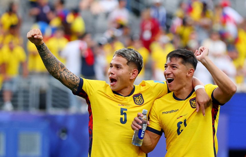 Ecuador's Jordy Alcívar and Alan Franco get to celebrate even more after their win over Germany.