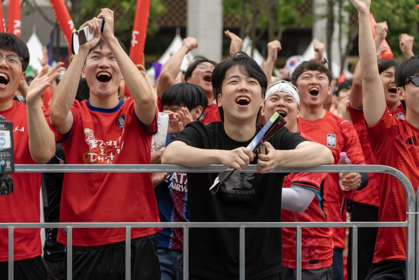 Thousands of South Koreans gathered at the Gwanghwamun Square on Thursday to watch the final group stage match against South Africa for the 2026 FIFA World Cup. The <em>Taeguek Warriors</em> lost 1-0.