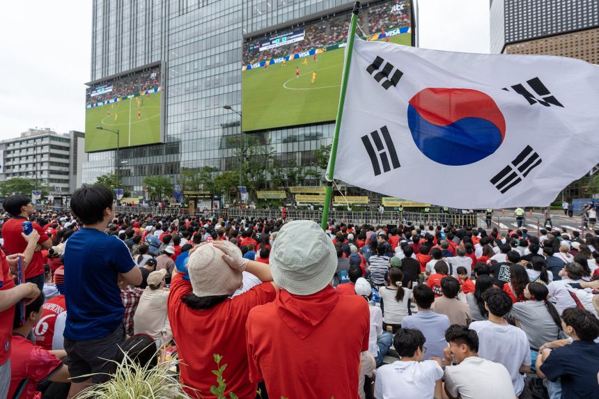 There was a lot of tension in the air in one of Seoul's iconic tourist spots.
