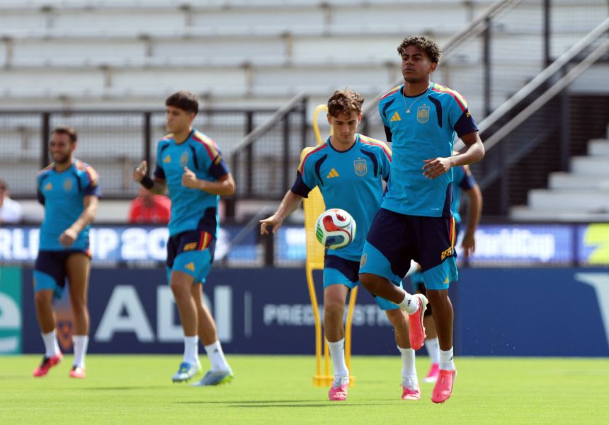 <em>La Roja</em> superstar Lamine Yamal might play a role in Spain’s match today, but manager Luis de la Fuente will be cautious given the Barça man is coming back from a hamstring injury.