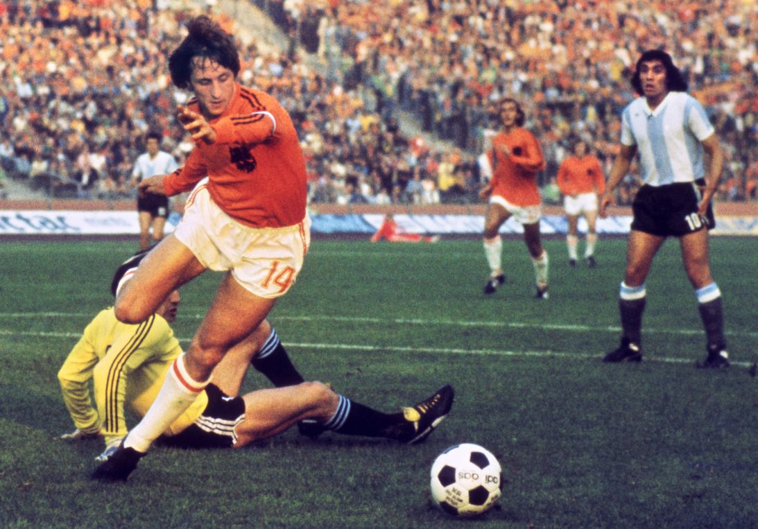 Johann Cruyff, one of the greatest players in history, dribbling at the World Cup in 1974.