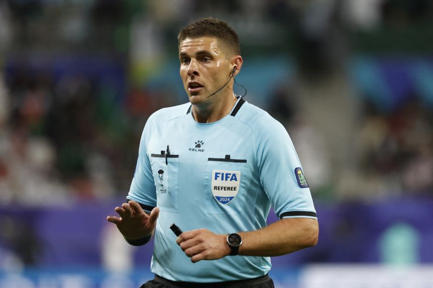 Australian referee Shaun Evans came under fire for what he calls an unintentional hand gesture.