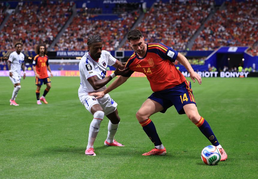 Aymeric Laporte and the Spanish defense didn't have much to do against Cape Verde.
