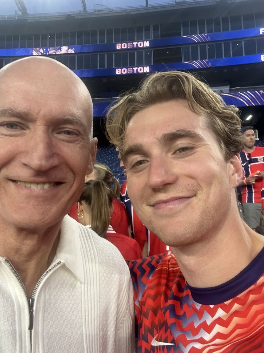 Erik Thorstvedt and his son Kristian take a selfie together at this year's World Cup.