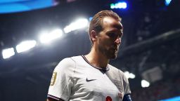 Soccer Football - FIFA World Cup 2026 - Semi Final - England v Argentina - Atlanta Stadium, Atlanta, Georgia, U.S. - July 15, 2026 England's Harry Kane looks dejected while leaving the pitch after the match as England are eliminated from the World Cup REUTERS/Agustin Marcarian     TPX IMAGES OF THE DAY