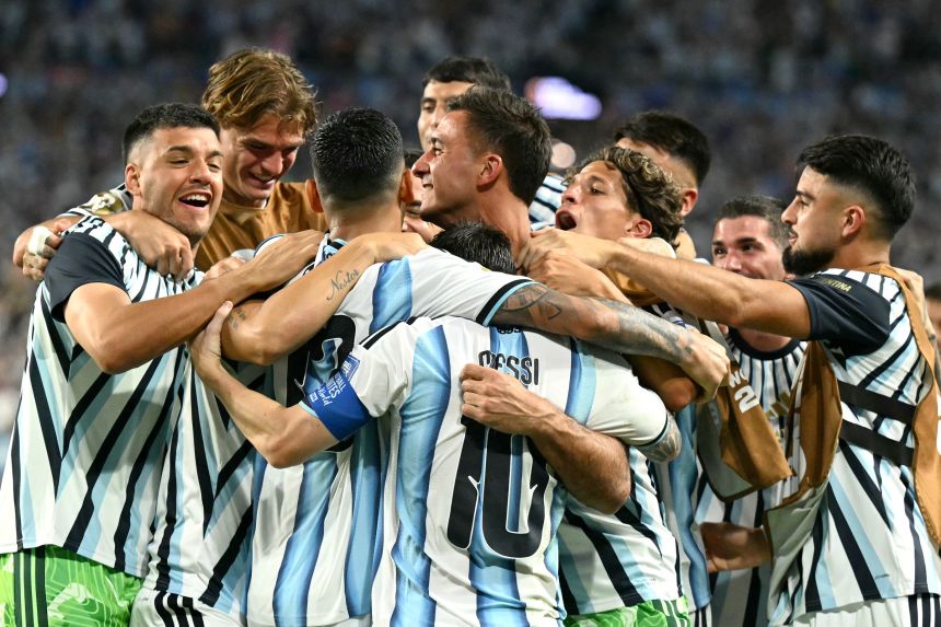 Argentina celebrates its match-winning goal against Cape Verde in the Round of 32.
