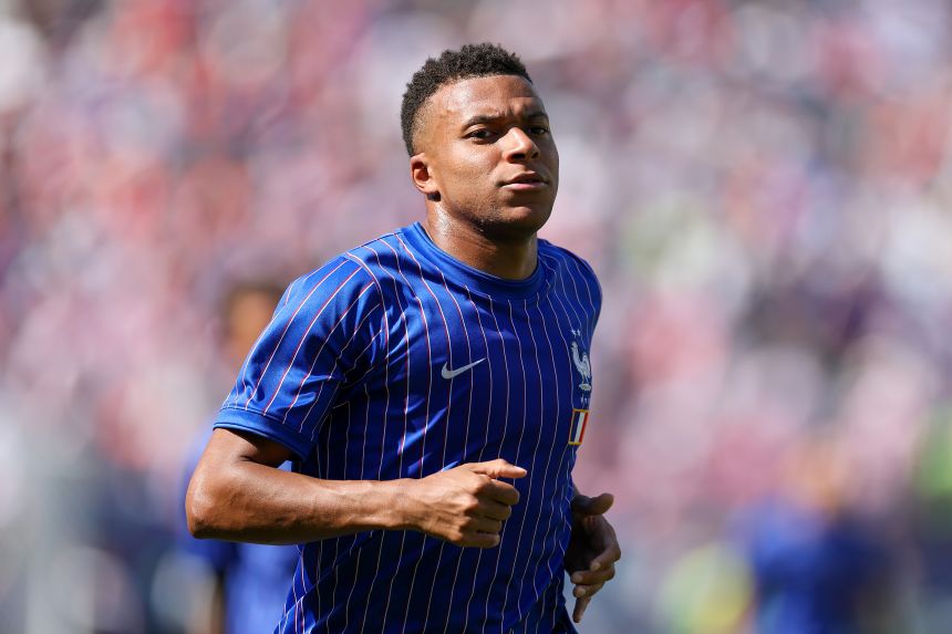Kylian Mbappé is calling out a racist post by a Paraguayan senator.<em> </em>