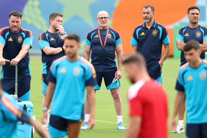 Luis de la Fuente previously guided Spain to European Championships glory in 2024.