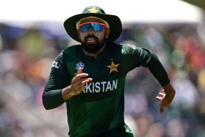 Saqlain Mushtaq challenges Tauseef Khan to release alleged audio over Shadab Khan selection