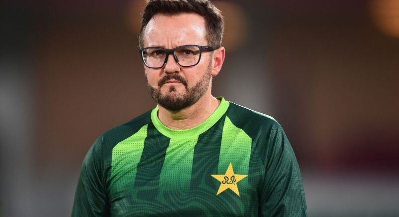 'I am open to it' - Mike Hesson on taking on Pakistan Test coach job