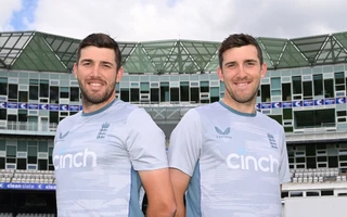 Melbourne Stars reunite Overton twins as Craig and Jamie set to play together in BBL|16