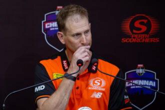 Adam Voges seeks Michael Hussey's help to crack Chepauk conditions ahead of BBL opener