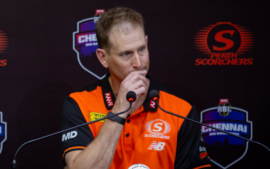 Adam Voges seeks Michael Hussey's help to crack Chepauk conditions ahead of BBL opener