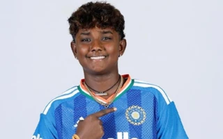 1790146514745_fotojet-88-1 Tamil Nadu CM Vijay announces ₹75 lakh reward for Kamalini after Asian Games gold