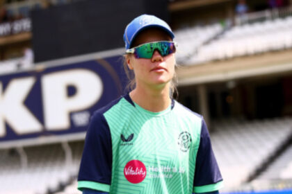 Alexa Stonehouse makes permanent move from Surrey to Warwickshire