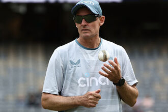 Every run's worth two, says Michael Hussey as Australia face Day 5 survival test