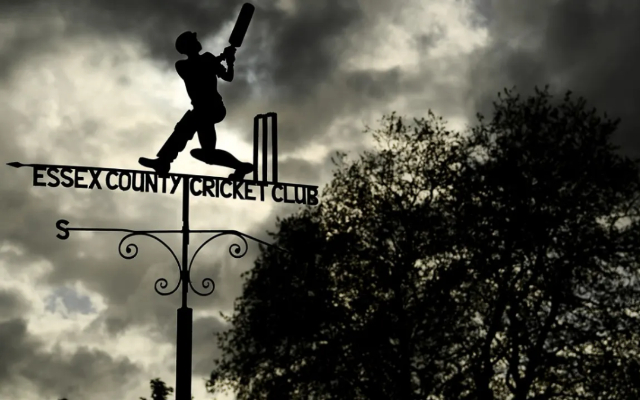 Sophie Munro signs new two-year contract with Essex Women