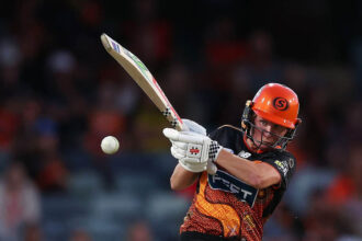 Perth Scorchers cruise through by 9 wickets at WACA to thump Melbourne Renegades