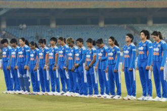 India and Zimbabwe wear black armbands to honour Sarah Dambanevana